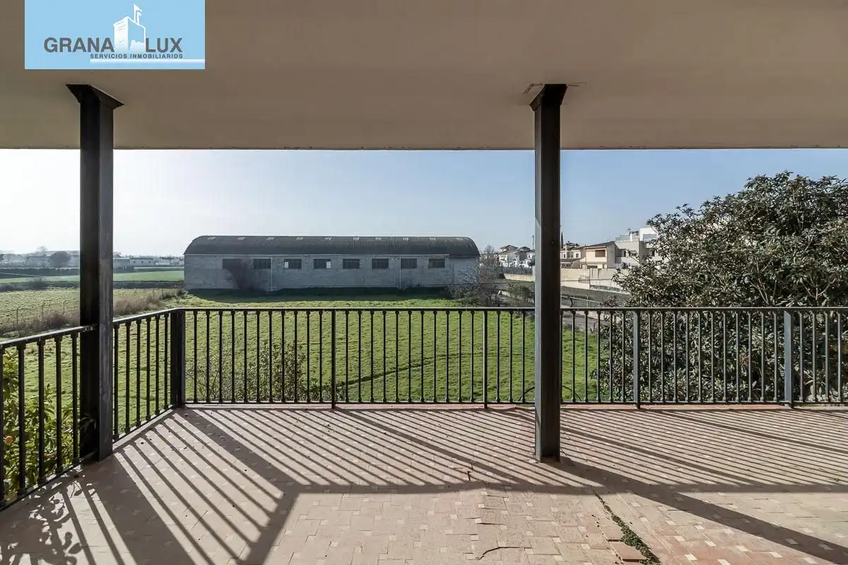 Casa rústica amb piscina en venda a Santa Fe, imagen 2