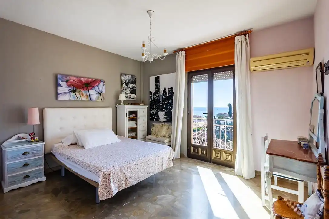 Dormitori de Casa o xalet en venda en Cotobro