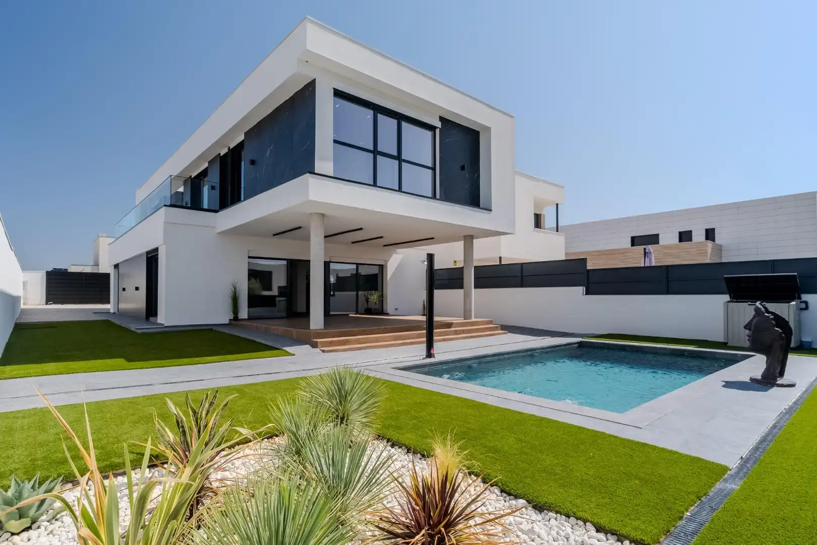 Doppelhaushälfte mit Pool zum Verkauf in Calle Calle Tallín
