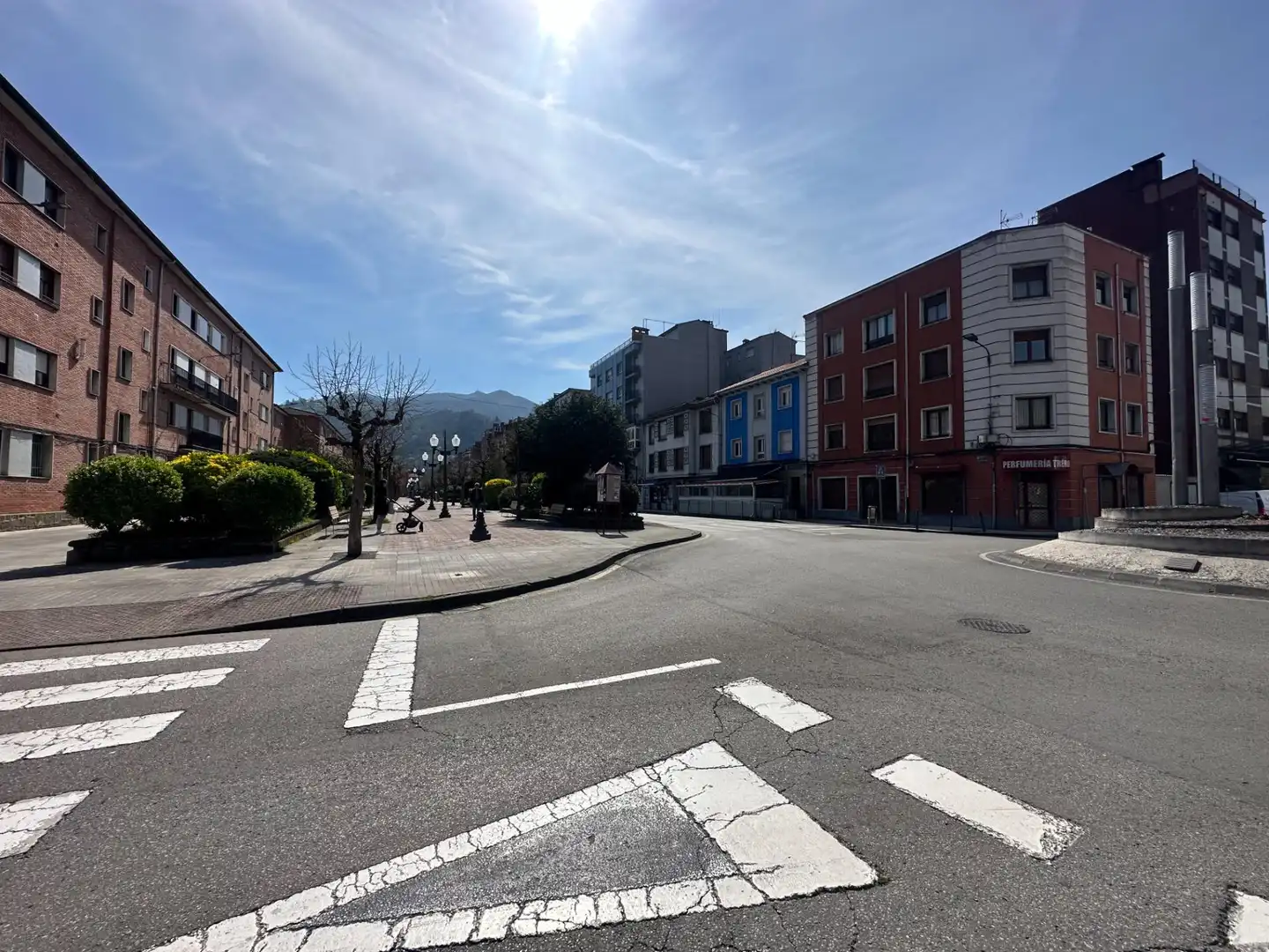 Vista exterior de Piso en venta en San Martín del Rey Aurelio con Calefacción, Trastero y Balcón