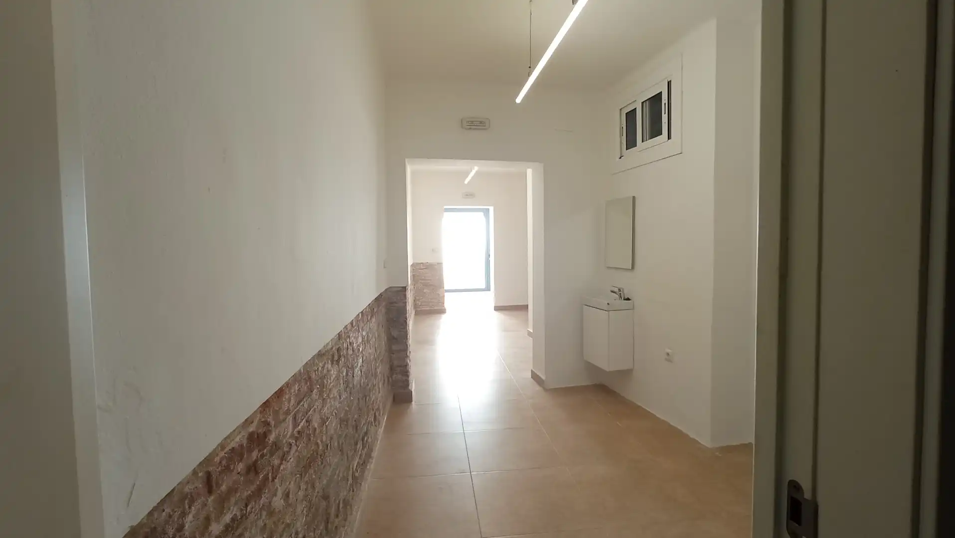 Commercial properties for rent in Plaça de l'Alzina, Pubilla Cases