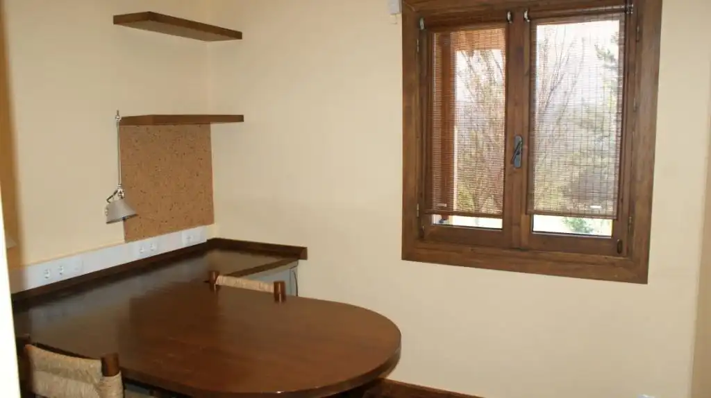 Comedor de Casa adosada de alquiler en Urús con Calefacción, Parquet y Terraza