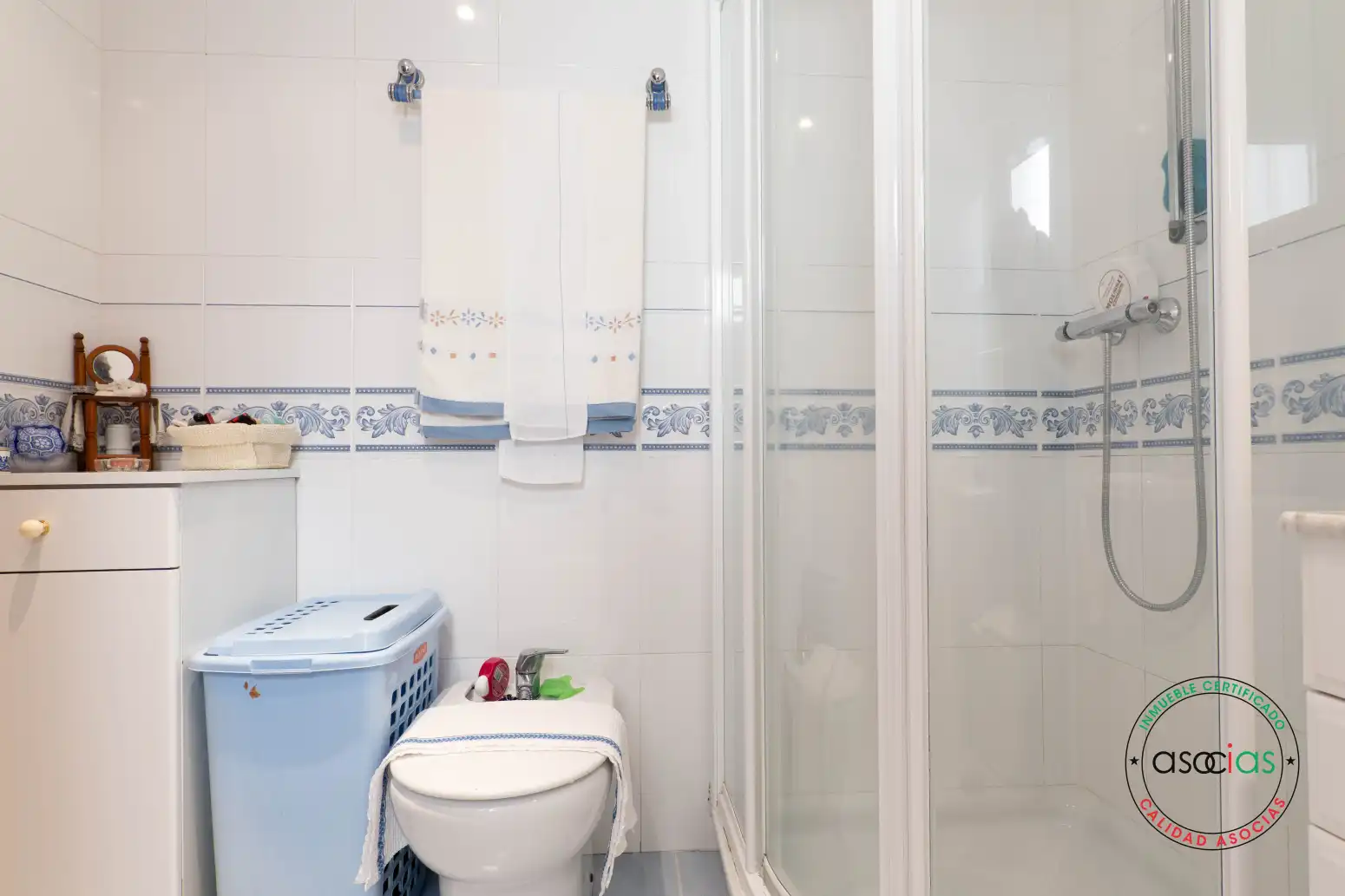 Baño de Piso en venta en Gijón  con Calefacción y Parquet