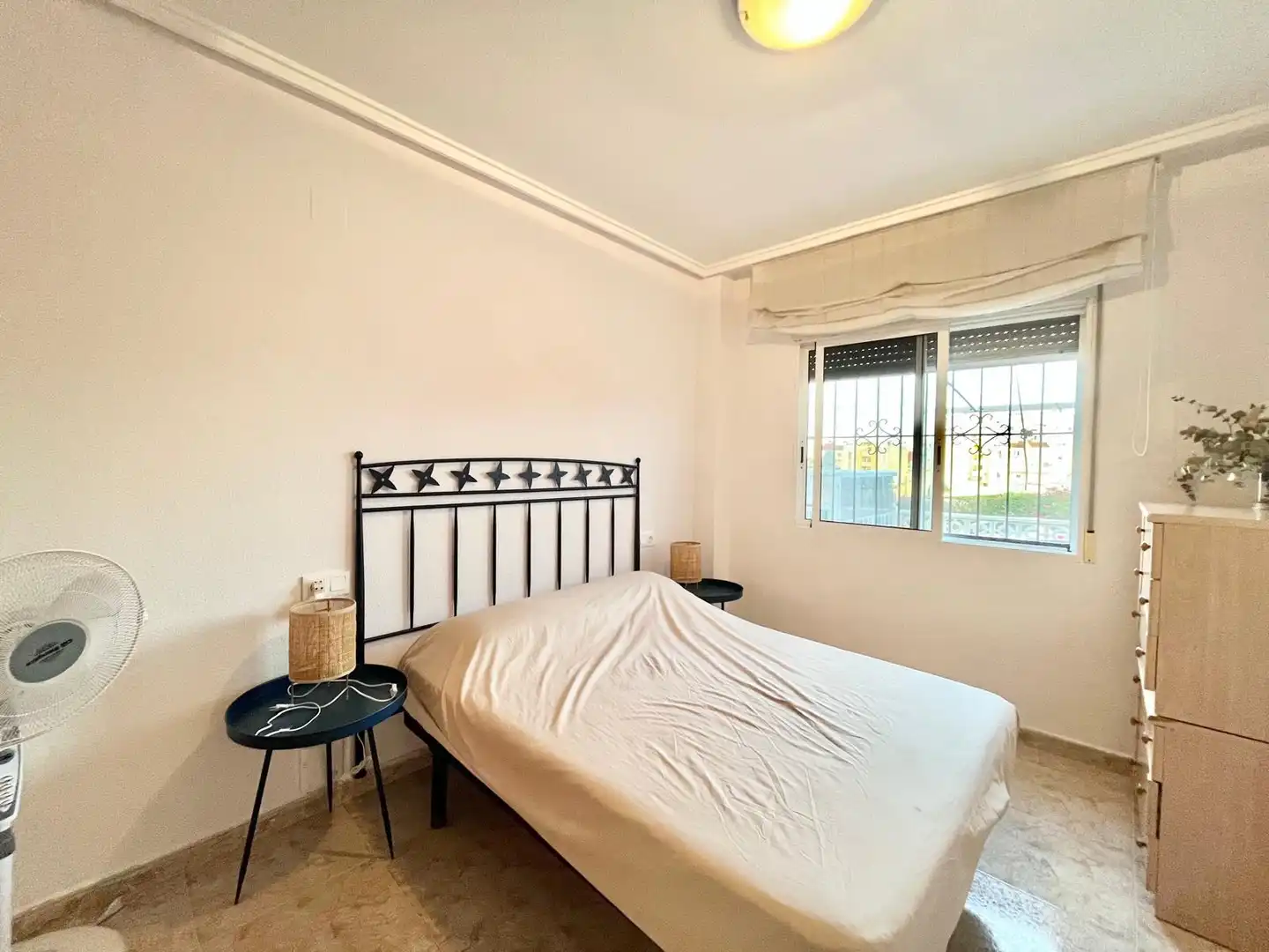 Habitación de Planta baja de alquiler en Torrevieja con Calefacción, Piscina y Amueblado