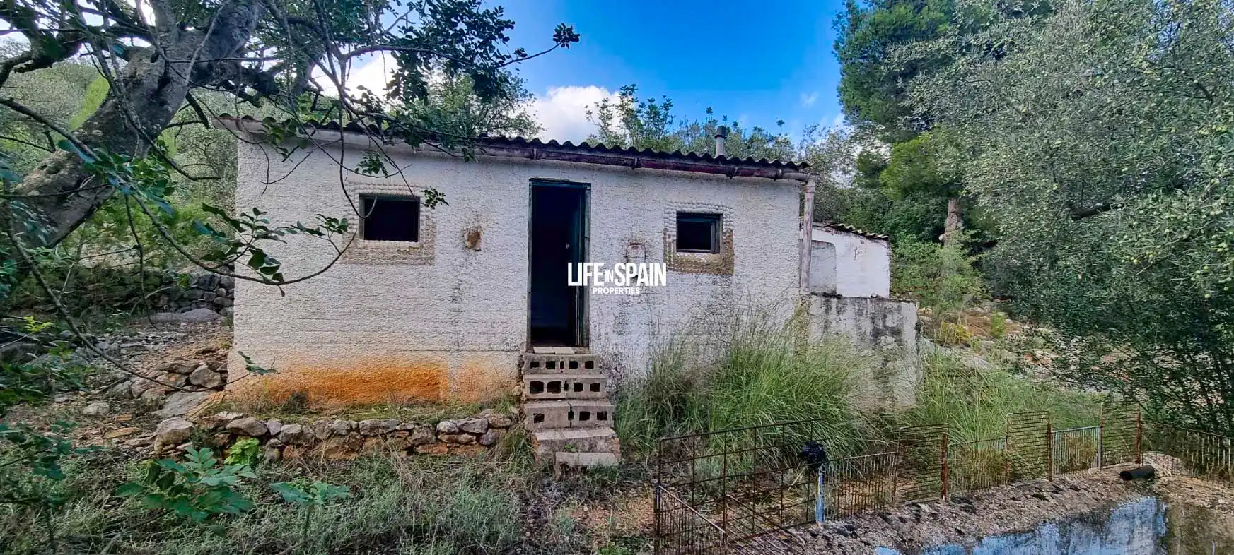 Vista exterior de Finca rústica en venda en Roquetes amb Jardí privat i Piscina