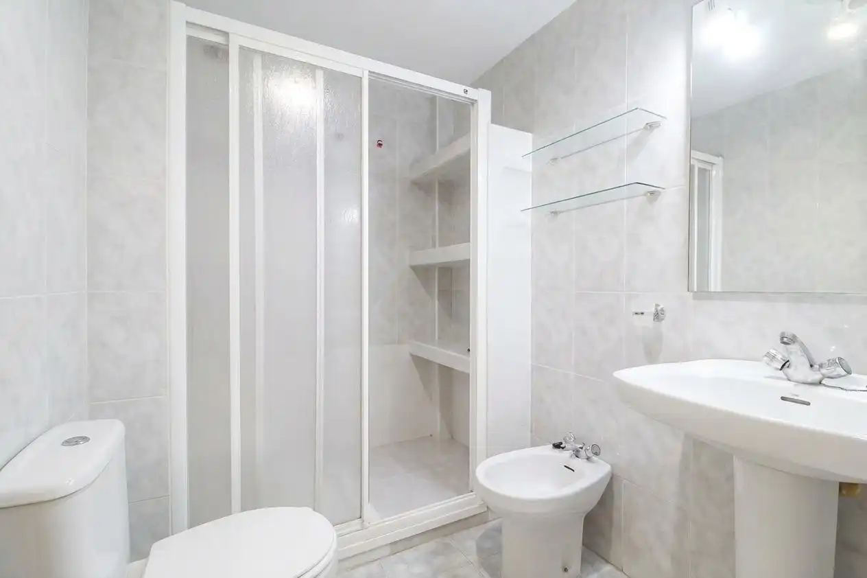 Bany de Pis en venda en Motril amb Terrassa i Piscina comunitària