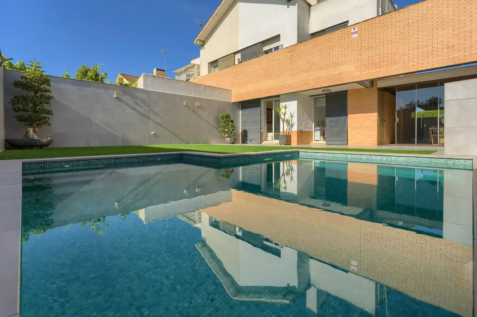 Casa aparellada amb terrassa en venda a Calle Verdejo, imagen 2