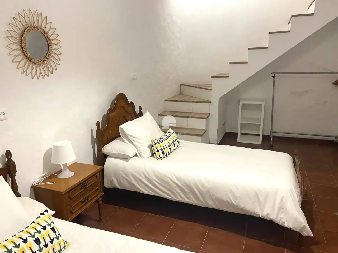 Dormitori de Finca rústica de lloguer en Árchez amb Aire condicionat i Piscina