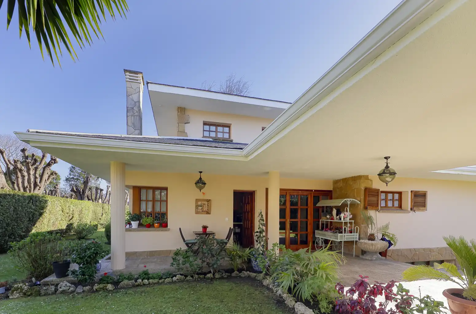 Vista exterior de Casa o xalet en venda en Gijón  amb Calefacció, Jardí privat i Parquet