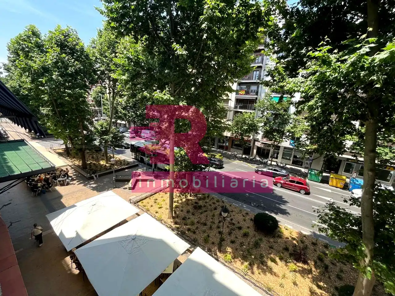 Flat for rent in Salesas