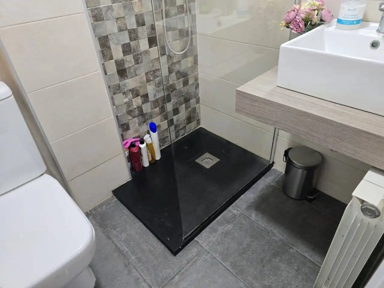 Badezimmer von Maisonette zum Verkauf in Terrassa mit Klimaanlage, Heizung und Parkett