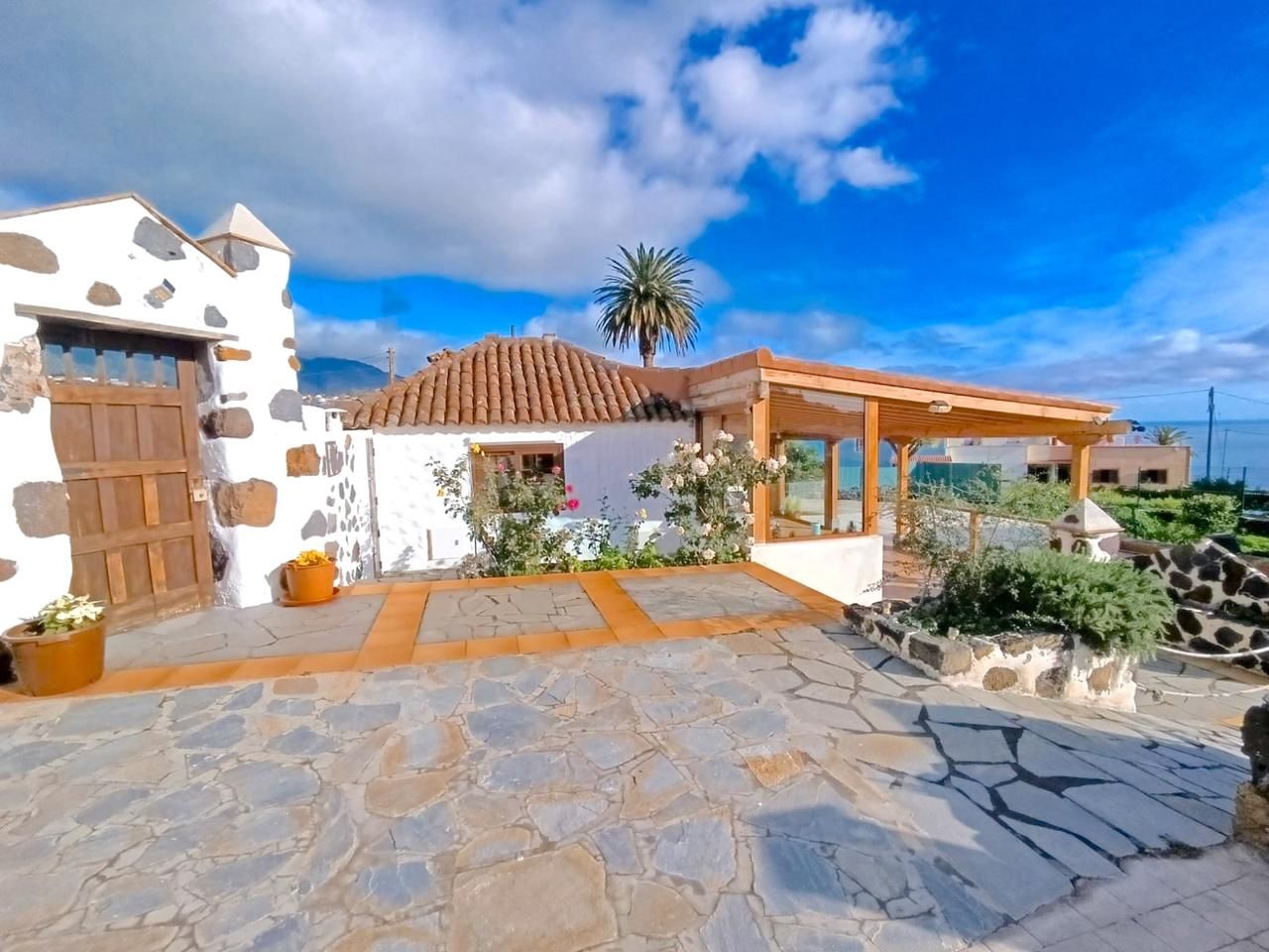 Vista exterior de Casa o xalet en venda en Breña Alta amb Jardí privat i Terrassa