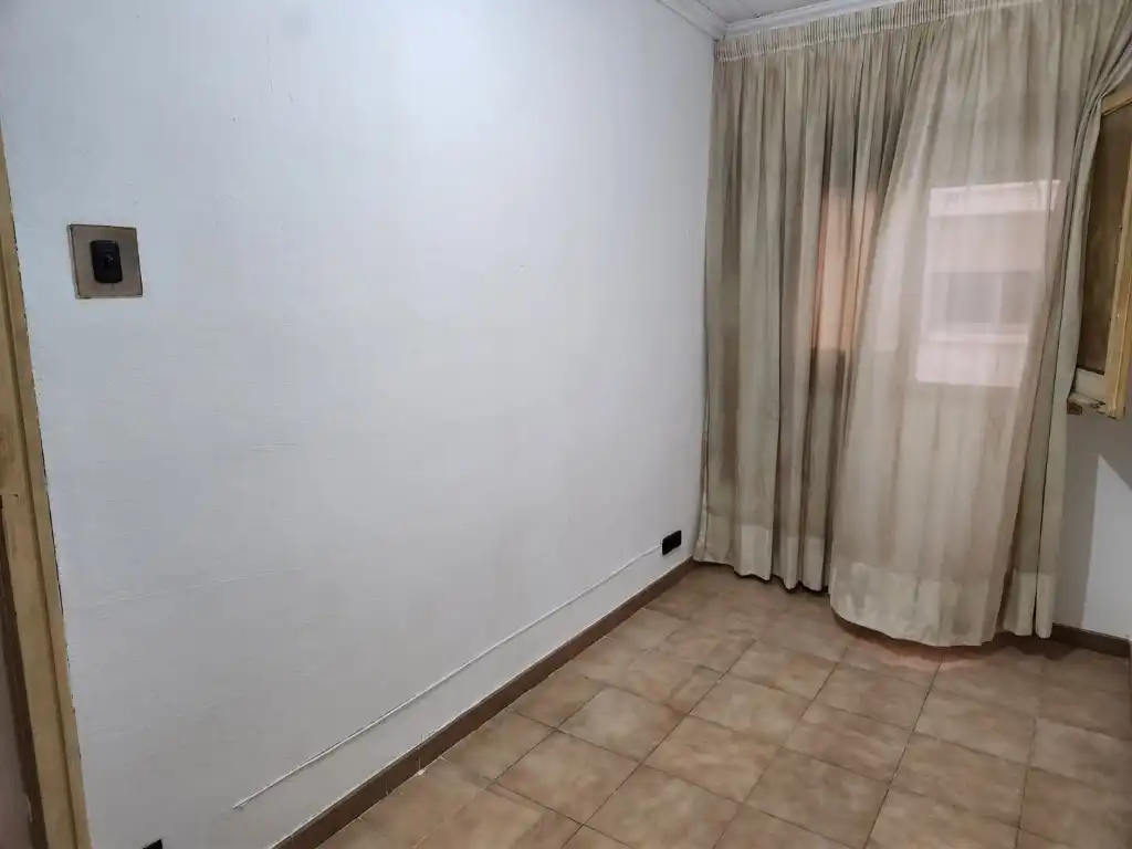 Bedroom of Flat for sale in Barcelona