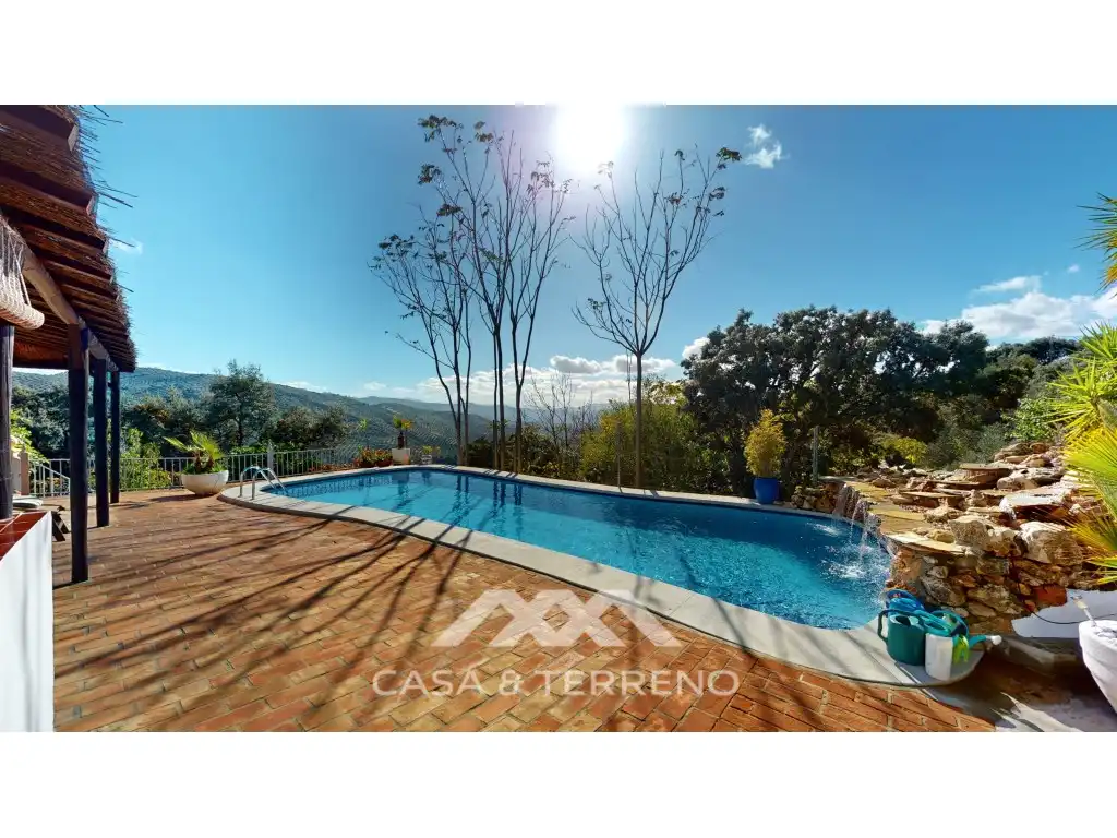 Garden of Houses for sale in Iznájar