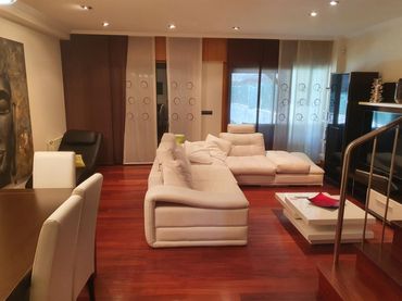 Terraced house with balcony for sale in Alcabre