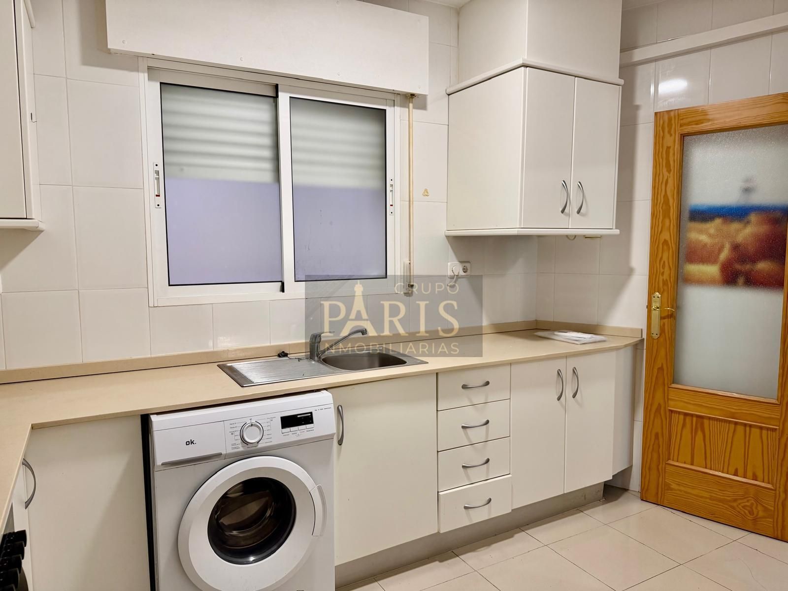 Cuina de Apartament de lloguer en Cartagena amb Aire condicionat