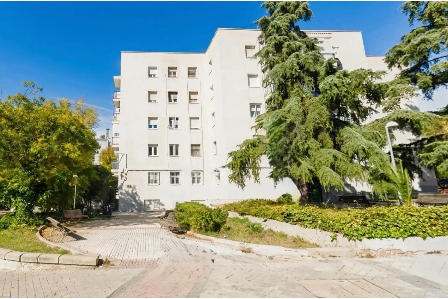 Vista exterior de Planta baja en venta en Madrid con Calefacción