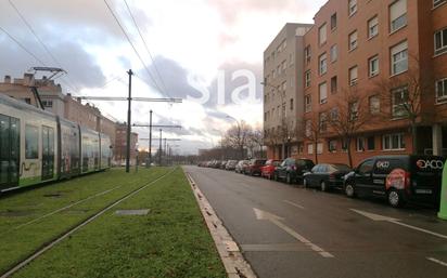 Vista exterior de Pis en venda en Vitoria - Gasteiz amb Calefacció, Terrassa i Traster