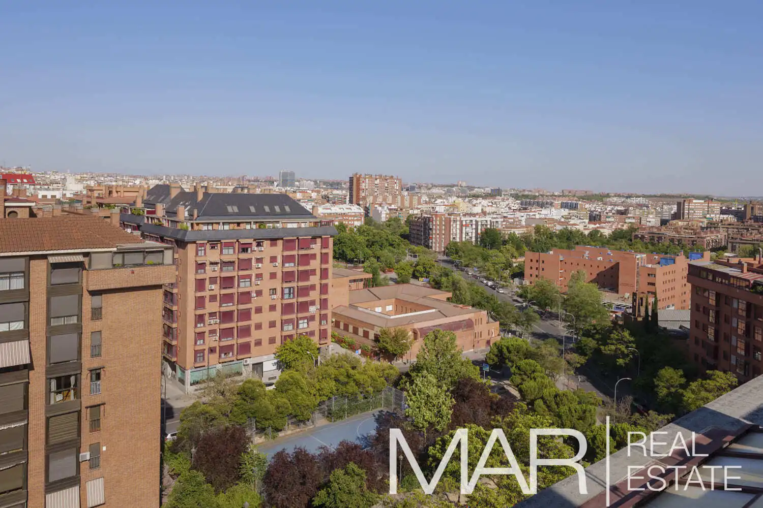 Flat for sale in Calle Nogales, Acacias