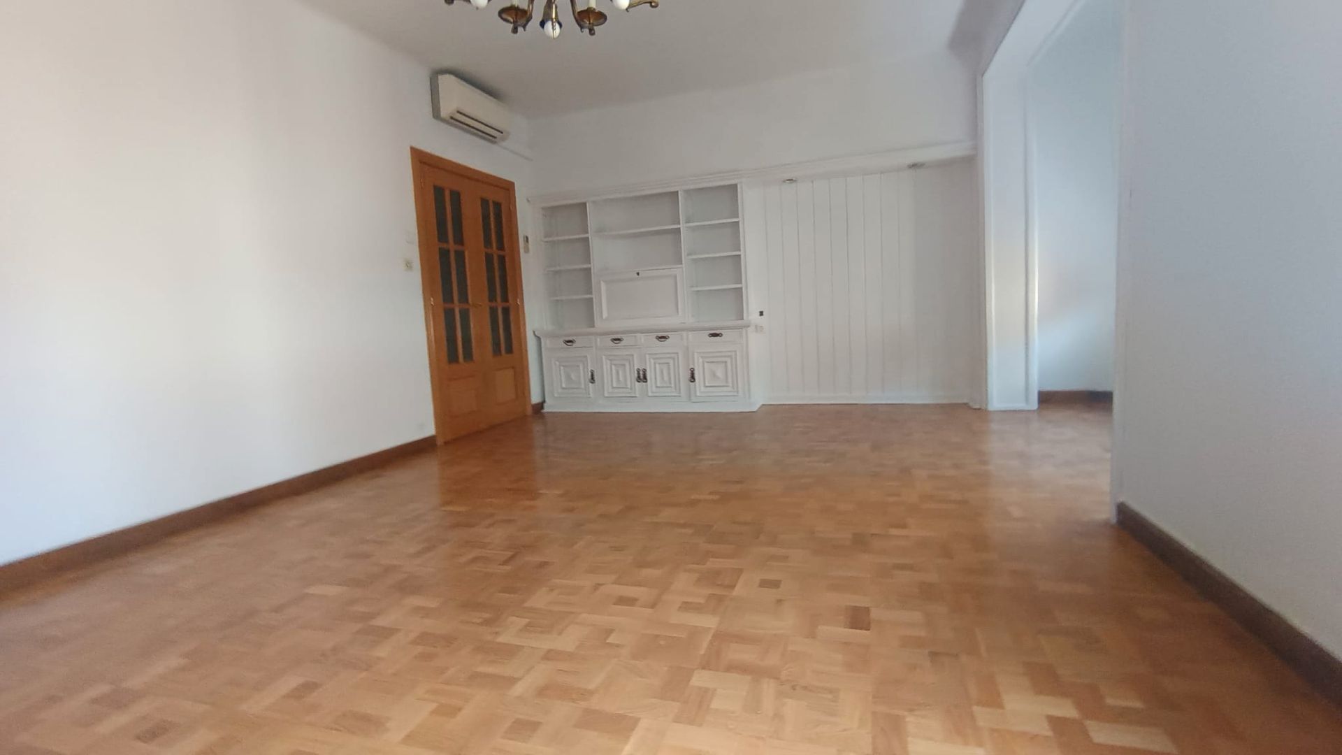 Sala d'estar de Pis de lloguer en  Barcelona Capital amb Aire condicionat, Calefacció i Parquet