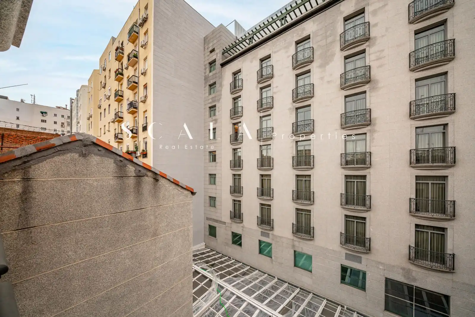 Außenansicht von Maisonette zur Miete in Madrid mit Klimaanlage, Heizung und Terrasse