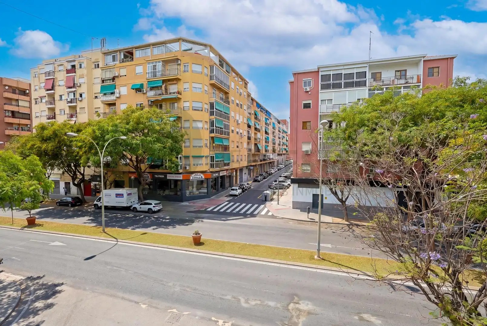 Außenansicht von Wohnung zum Verkauf in Alicante / Alacant mit Klimaanlage, Terrasse und Abstellraum
