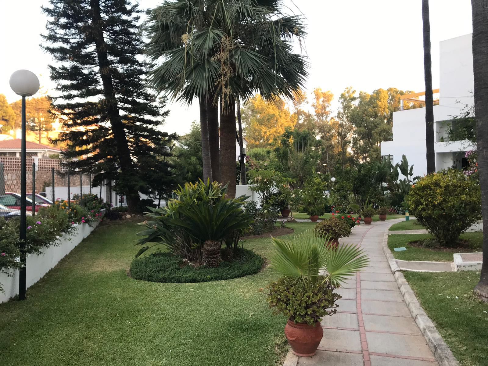 Jardí de Pis de lloguer en Fuengirola amb Aire condicionat, Jardí privat i Terrassa
