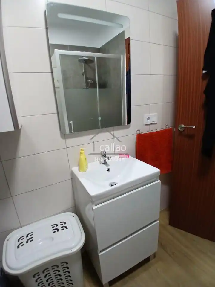Baño de Apartamento en venta en Ferrol con Calefacción