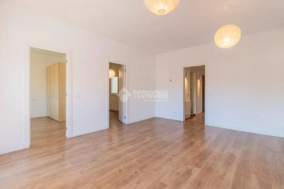 Flat with terrace for sale in Centre - Estació, imagen 4