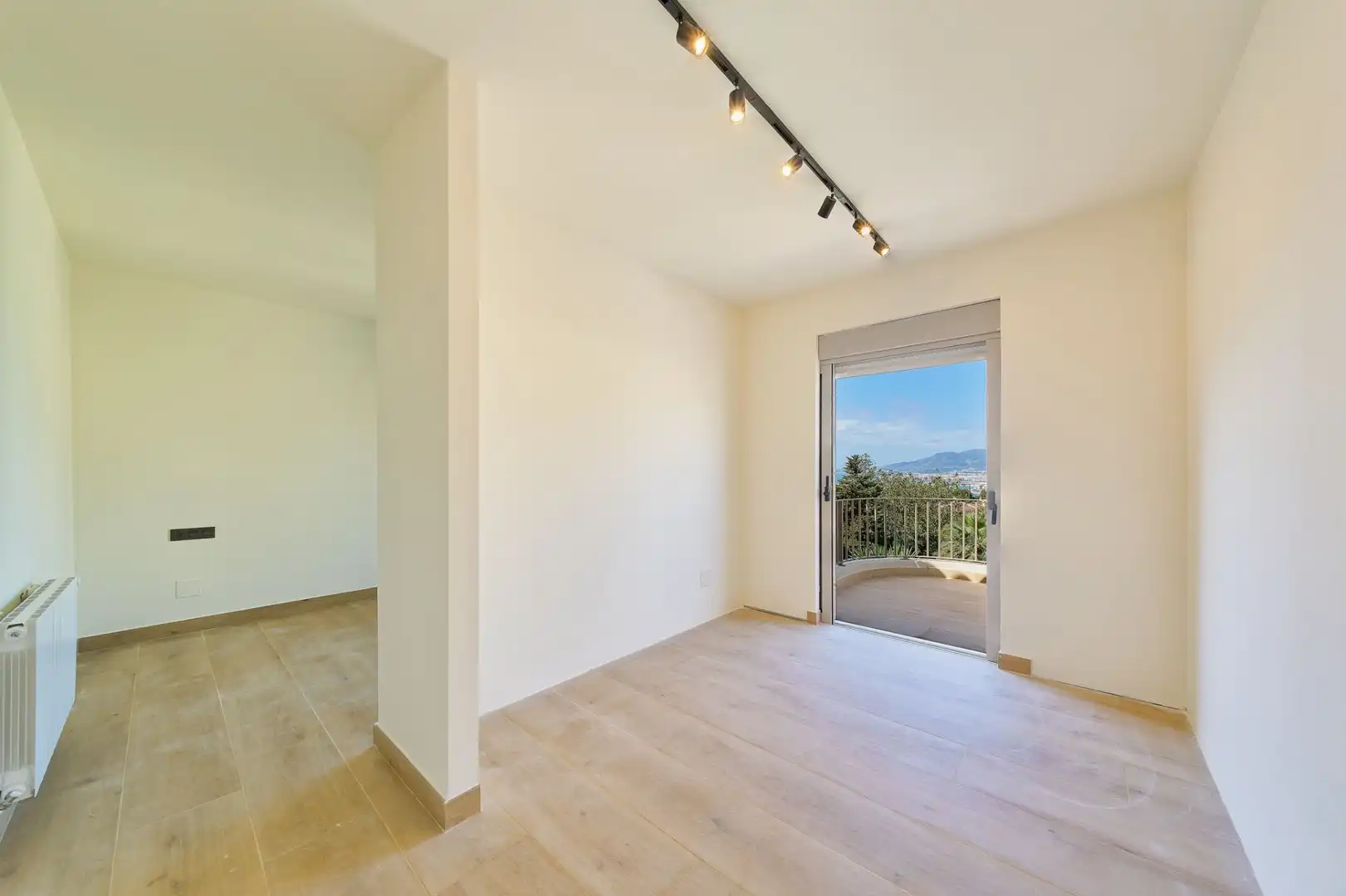 Bedroom of Detached homes for sale in Málaga  with Air Conditioner, Heating and Terrace