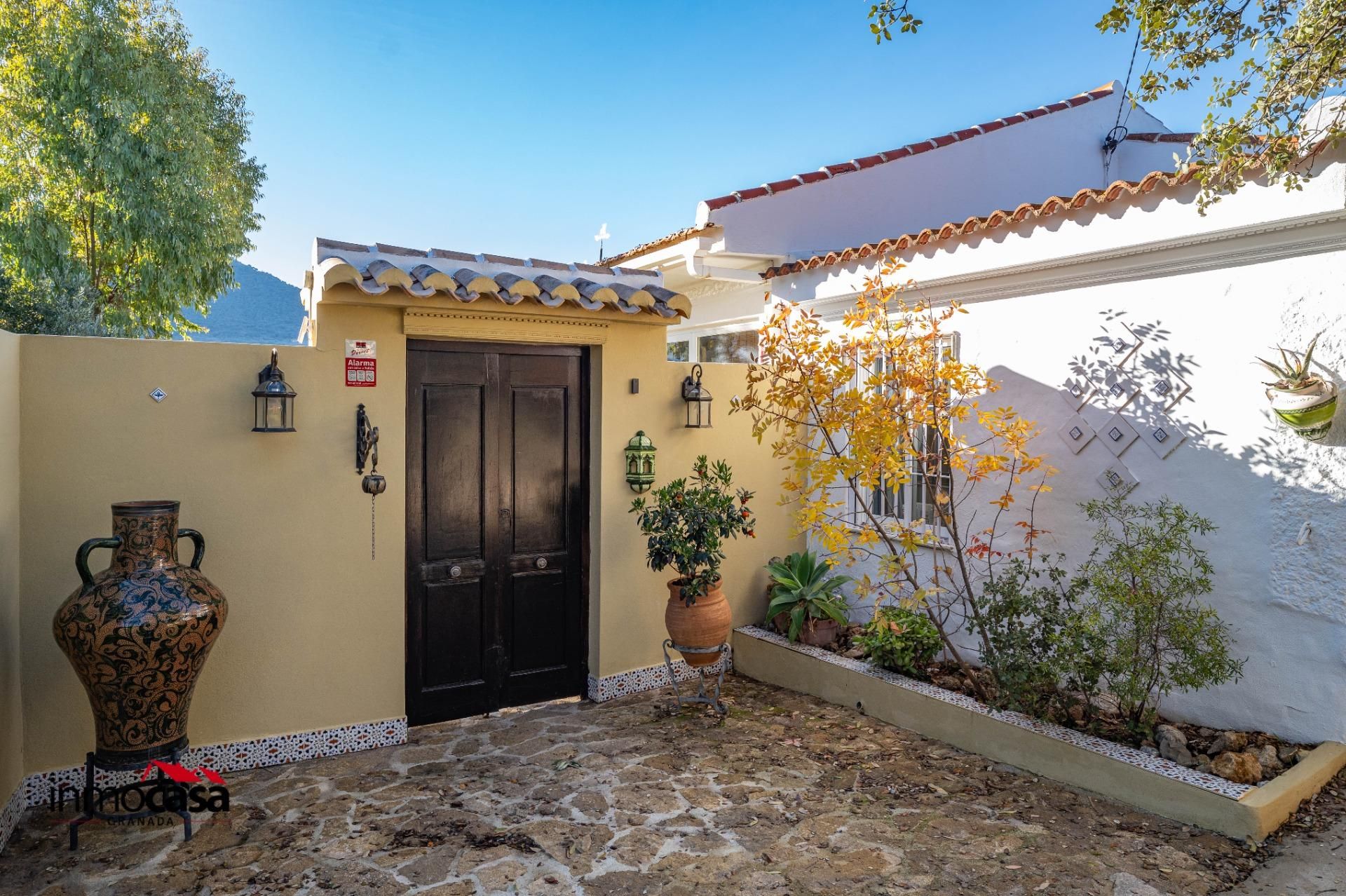 Vista exterior de Casa o xalet en venda en Loja amb Terrassa