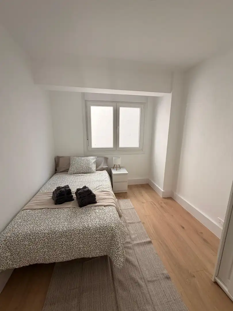 Schlafzimmer von Wohnung zur Miete in A Coruña Capital  mit Möbliert