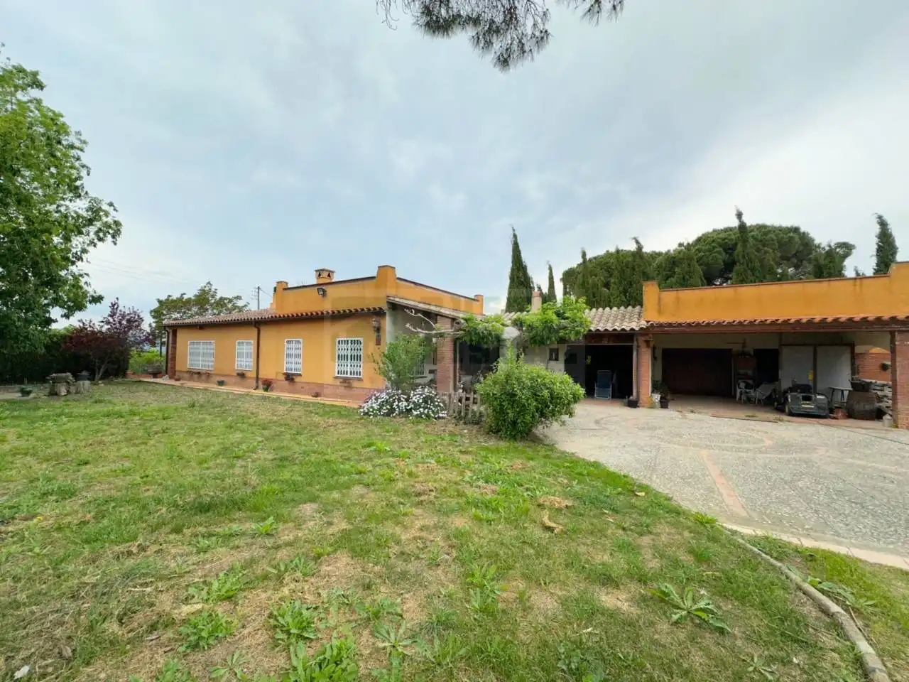 Exterior view of Houses for sale in La Bisbal d'Empordà  with Heating, Private garden and Terrace