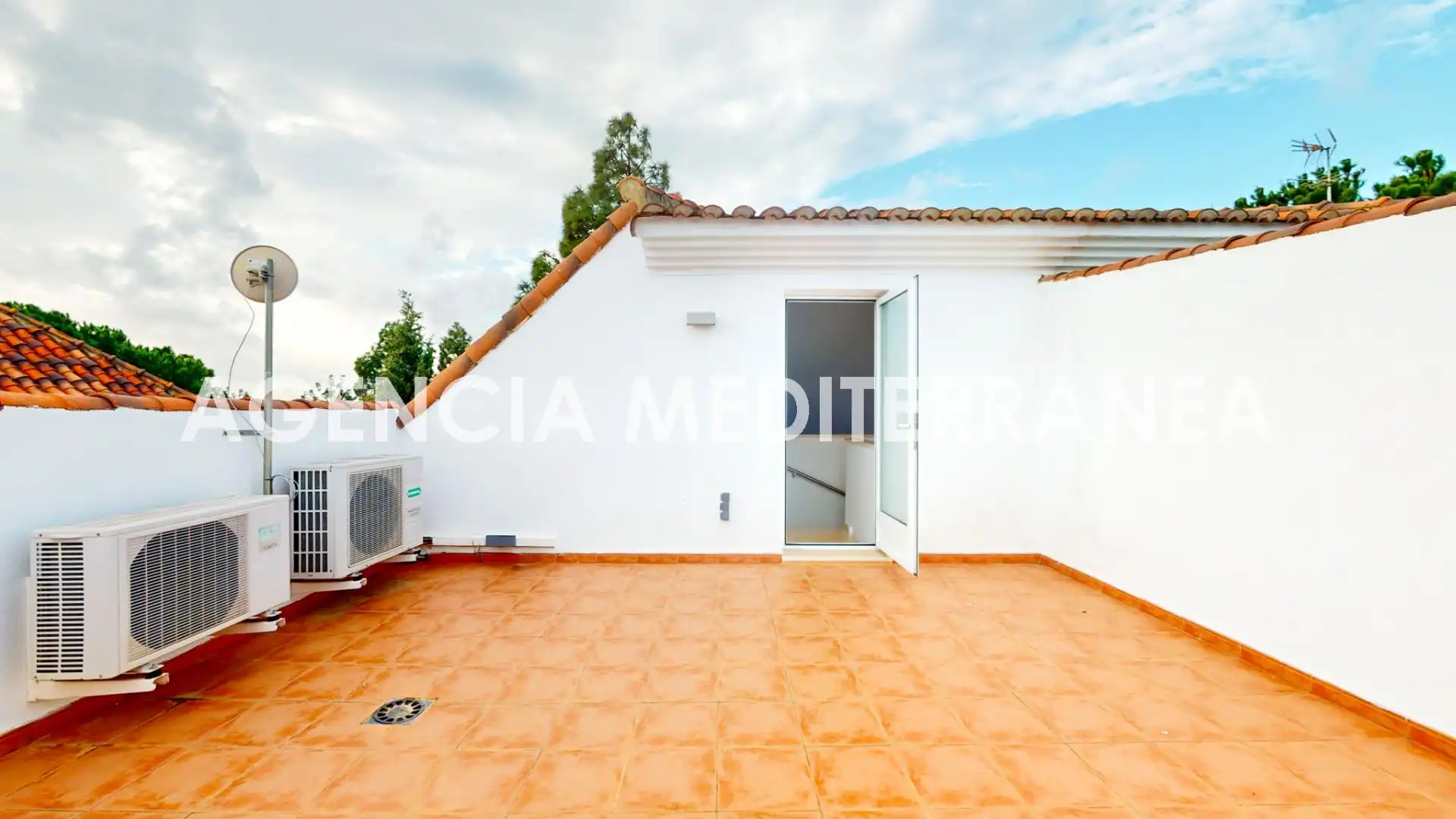 Casa adosada en venta en Calle PUIGCAMPANA, Casas Verdes