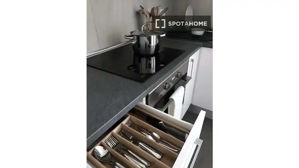 Kitchen of Flat for share in L'Hospitalet de Llobregat  with Air Conditioner, Heating and Terrace