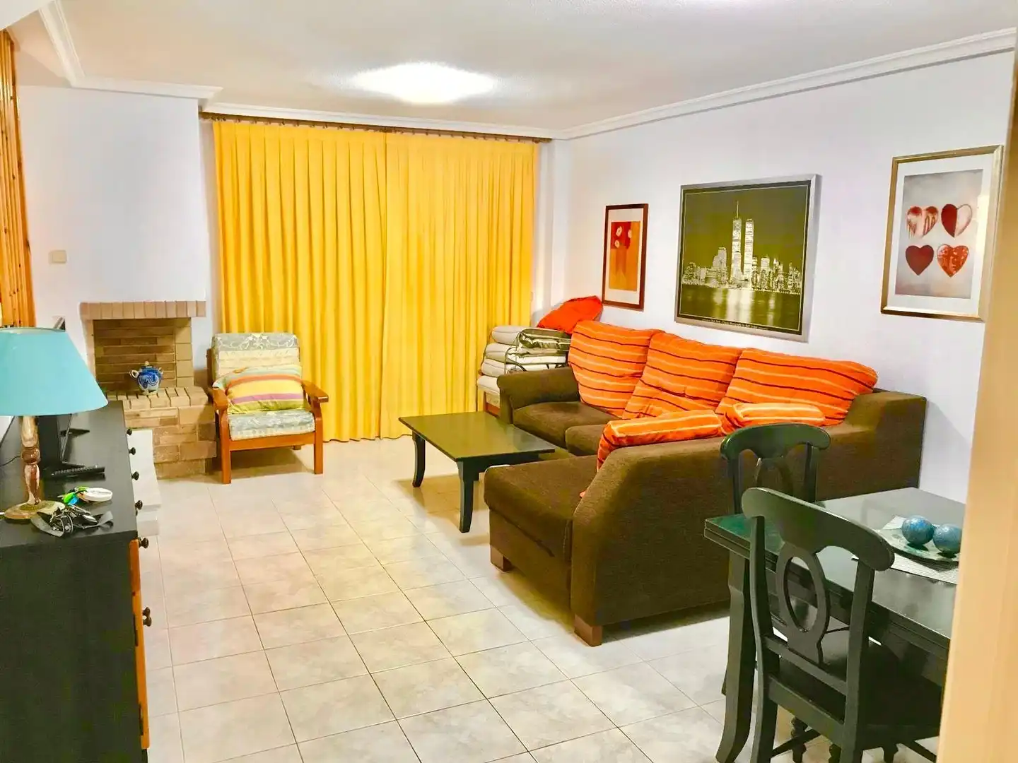 Sala d'estar de Dúplex de lloguer en La Manga del Mar Menor amb Terrassa, Piscina i Moblat