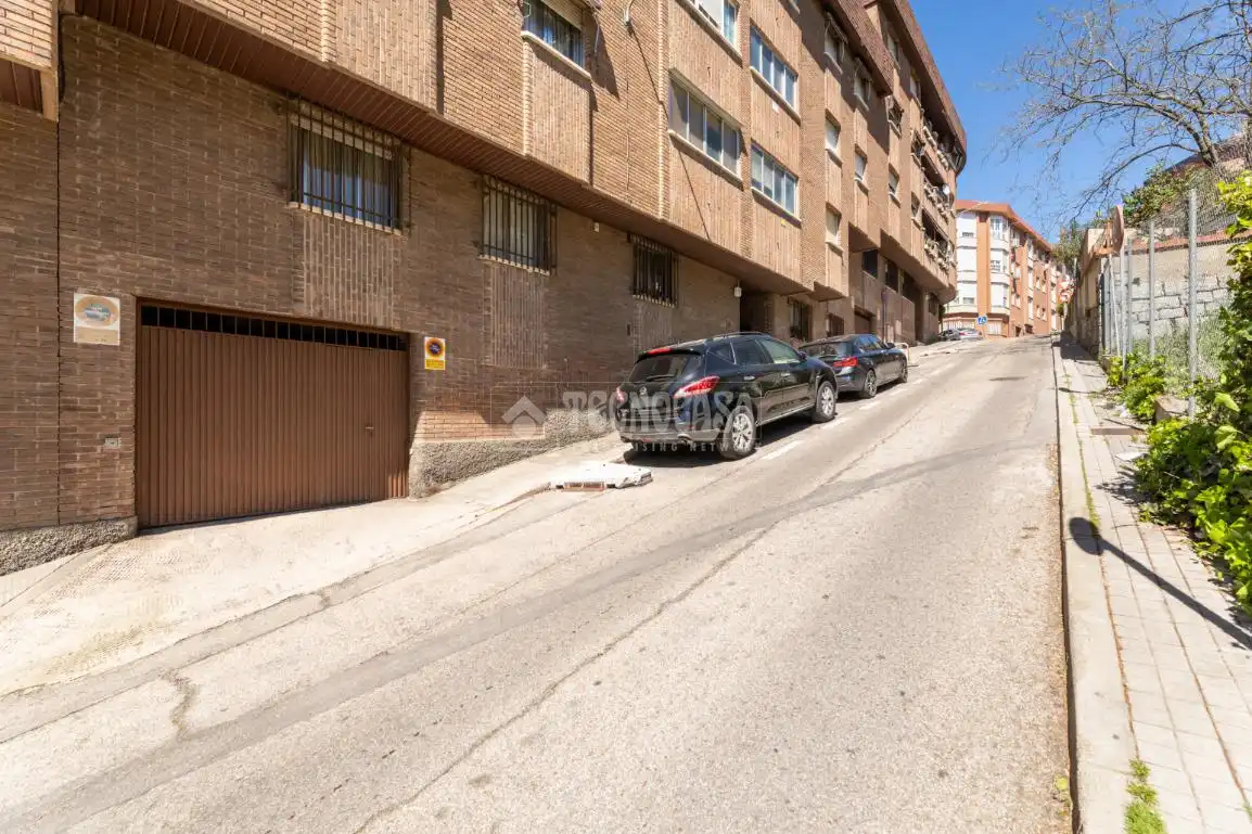 Vista exterior de Piso en venta en Las Rozas de Madrid con Calefacción, Terraza y Trastero