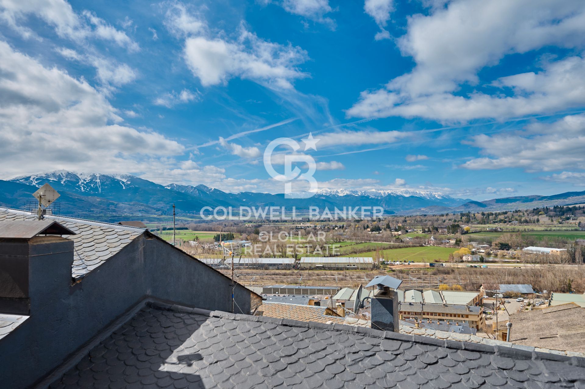 Vista exterior de Dúplex de lloguer en Puigcerdà amb Calefacció, Parquet i Terrassa