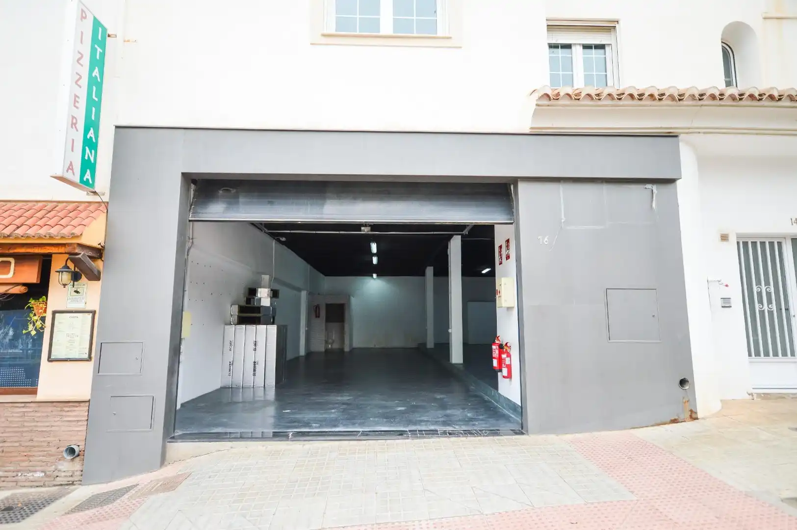Local comercial en venda a Calle Calle Sierra de Laujar 16, imagen 2