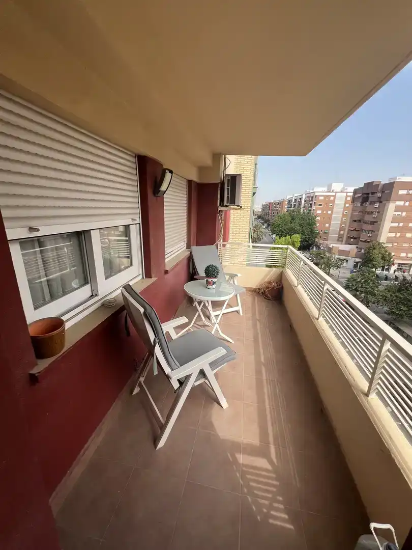 Terrassa de Pis de lloguer en  Valencia Capital amb Aire condicionat i Balcó