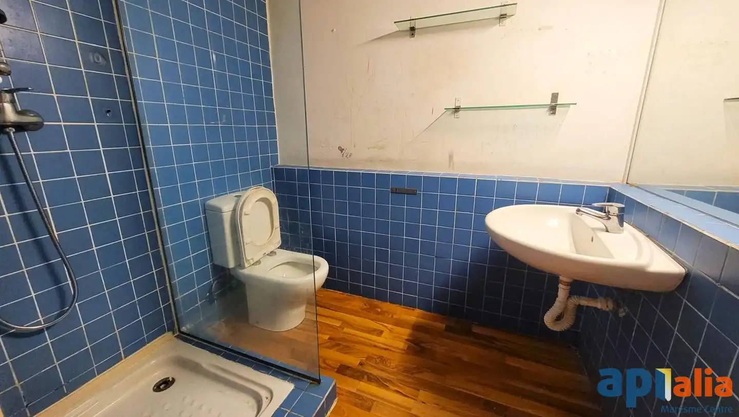Bathroom of Duplexes for sale in Barcelona  with Parquet flooring