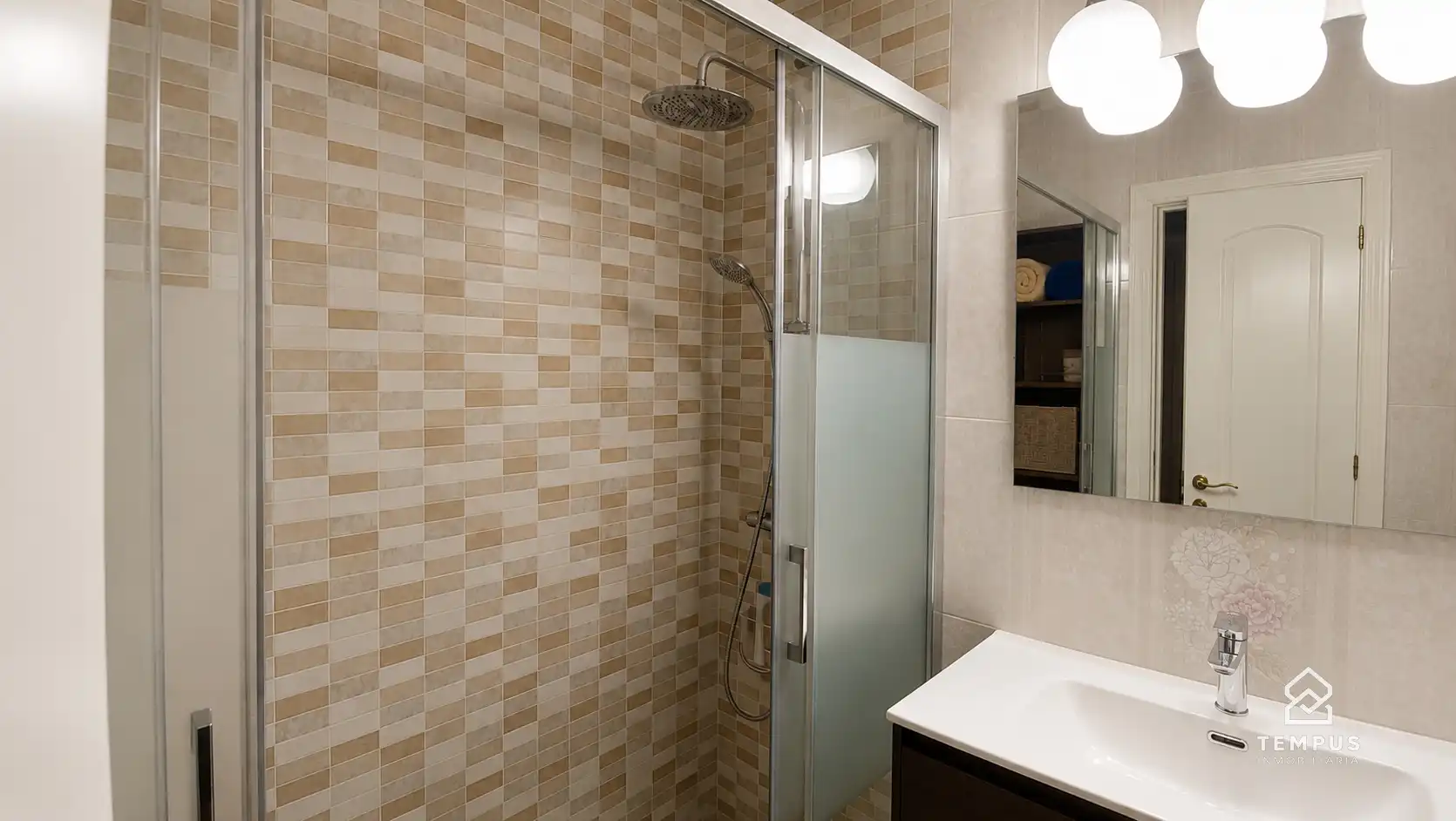 Bathroom of Flat for sale in Córdoba  with Air Conditioner, Terrace and Furnished