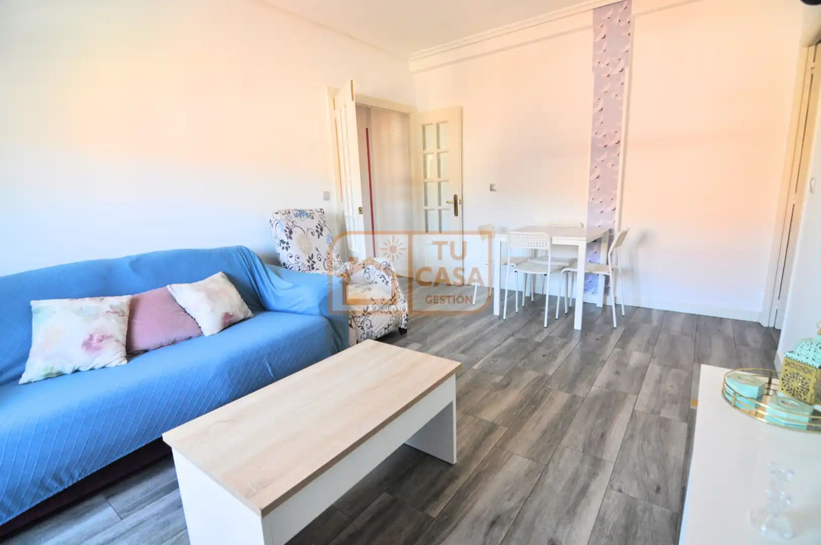 Wohnzimmer von Wohnung zur Miete in Cáceres mit Klimaanlage, Parkett und Möbliert