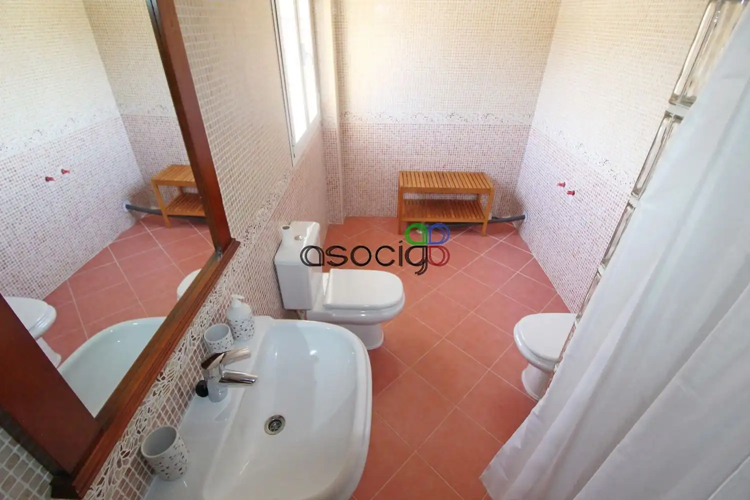 Bany de Casa o xalet en venda en Guadalajara amb Calefacció, Terrassa i Piscina