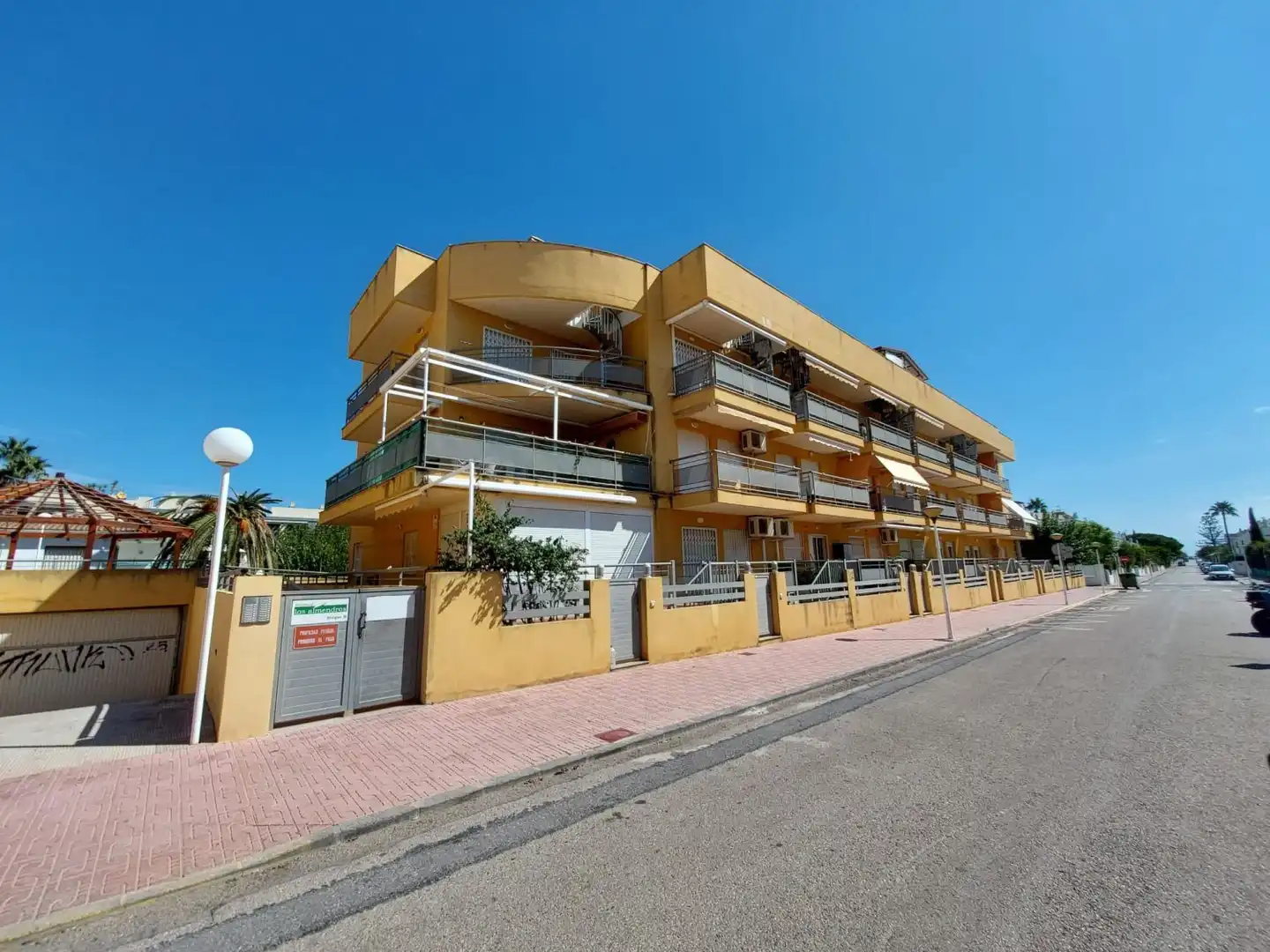Vista exterior de Apartamento en venta en Oropesa del Mar / Orpesa con Aire acondicionado, Calefacción y Terraza