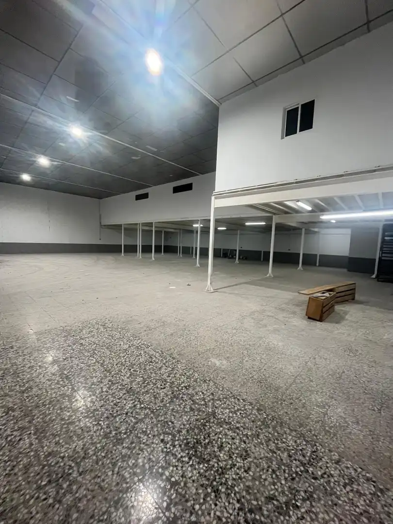 Fabrikhallen zur Miete in Algorós - El Derramador
