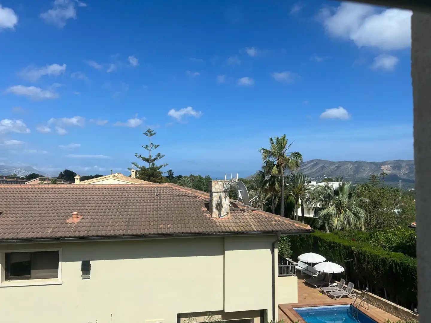 Vista exterior de Casa o chalet en venta en Benidorm con Aire acondicionado, Jardín privado y Piscina