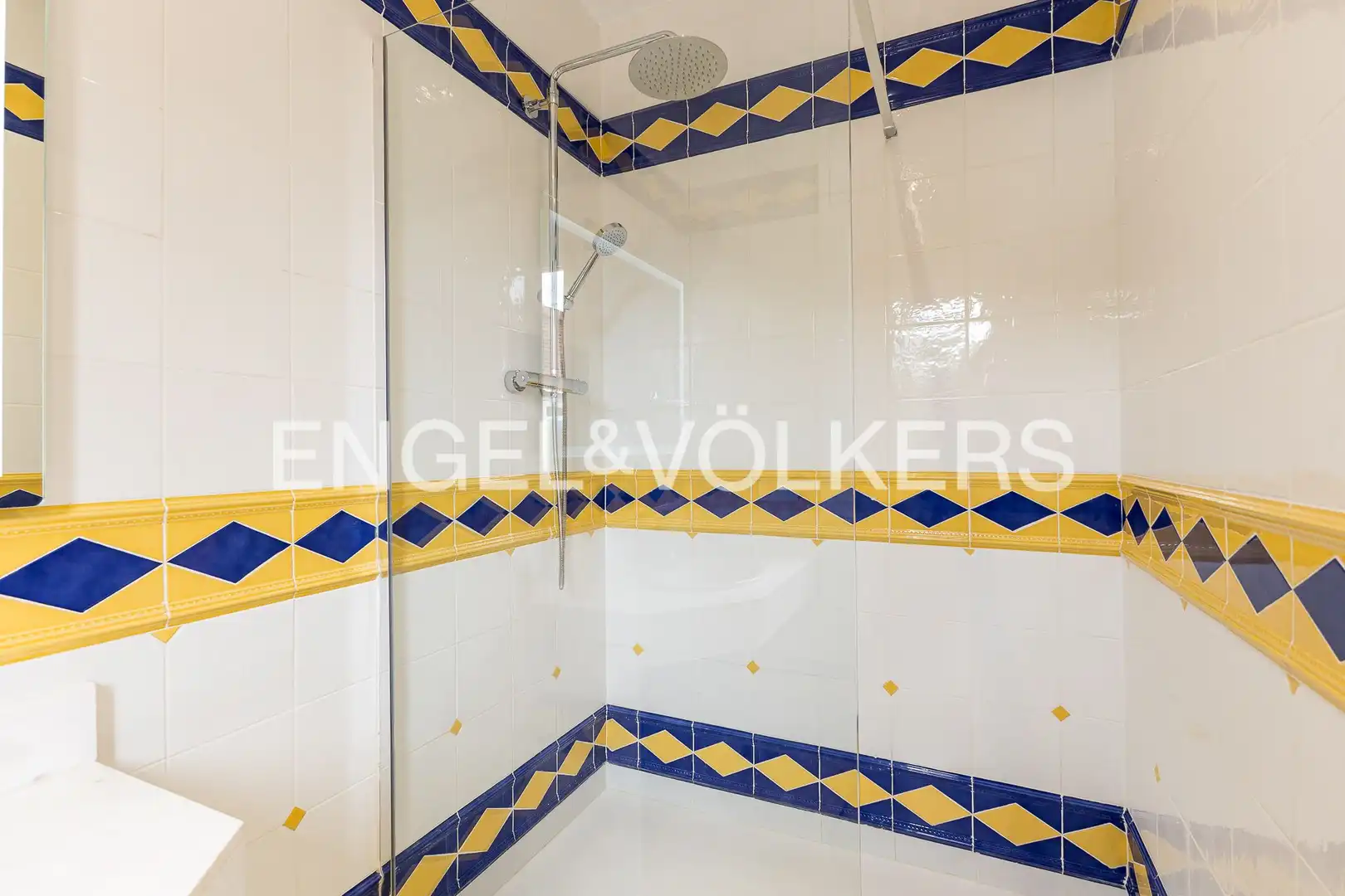 Baño de Casa o chalet de alquiler en Corbera de Llobregat con Aire acondicionado, Calefacción y Jardín privado