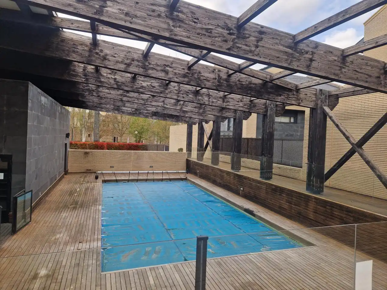 Piscina de Casa o chalet en venta en Burgos con Calefacción, Jardín privado y Trastero