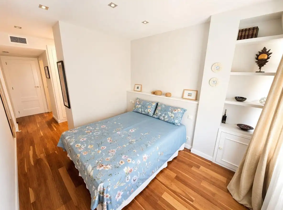 Schlafzimmer von Wohnung zur Miete in Alicante / Alacant mit Parkett und Möbliert